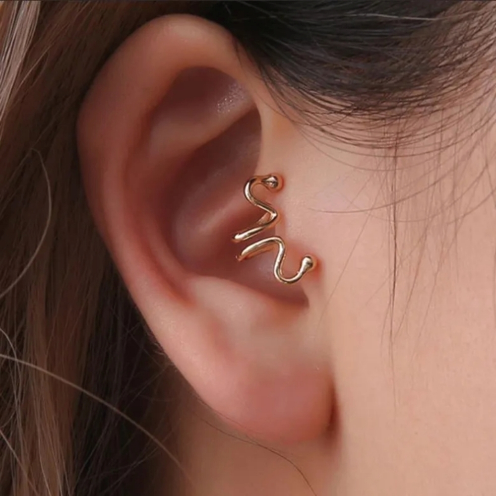 📢 4/$15 Simple Tragus Ear Cuff